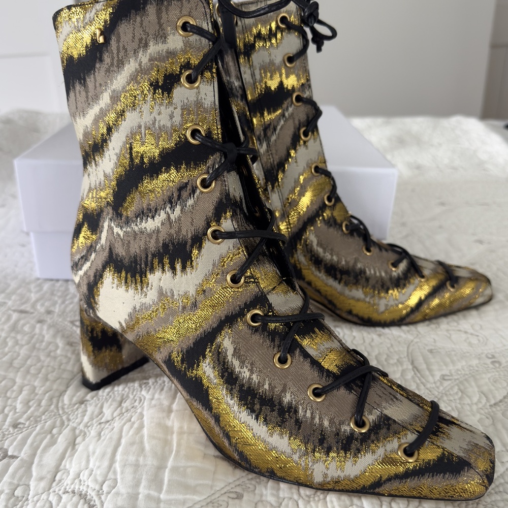 Larroudé x Markarian Alexis Boot In Floral Embroidery Gold Fabric - Picture 2 of 5